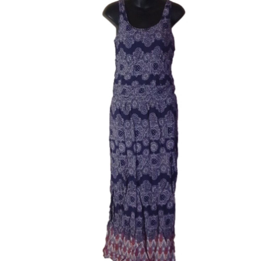 BEACHLUNCHLOUNGE printed maxi dress. Cinched at waist, long slit.